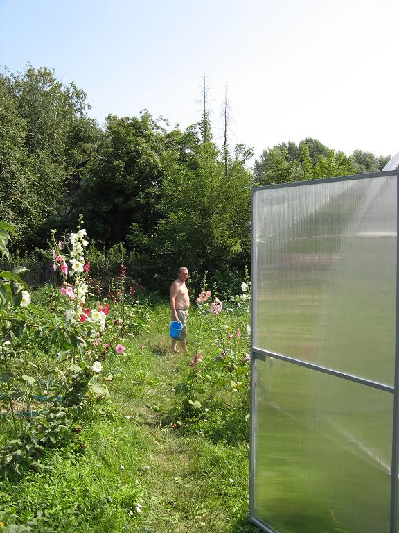 Oleg and his dacha garden